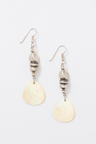 SMALL VANILLA PARADISE SHELL EARRINGS