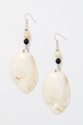 CREAMY ONYX GIGANTIC SHELL EARRINGS