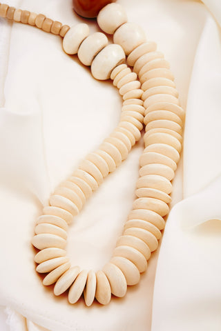 LONG CREAM AND AMBER GODDESS NECKLACE