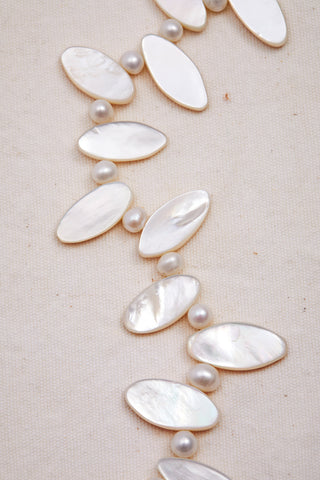 WHITE PEARL AND SHELL PETAL NECKLACE