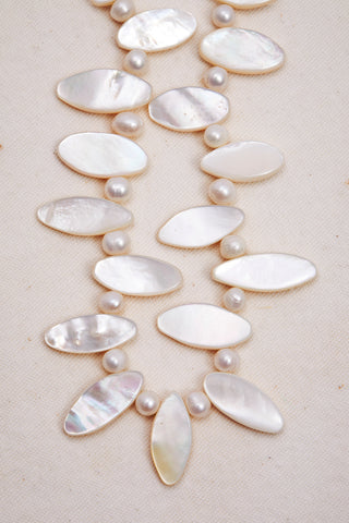 WHITE PEARL AND SHELL PETAL NECKLACE