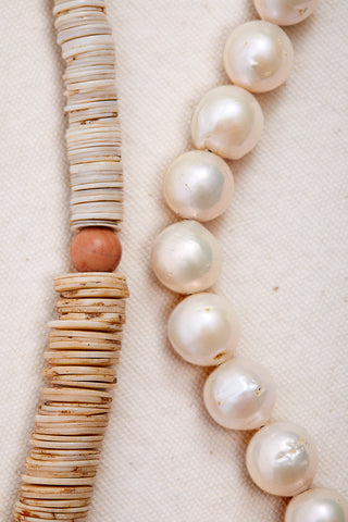 CHAMPAGNE SAND QUARTZ SHELL NECKLACE