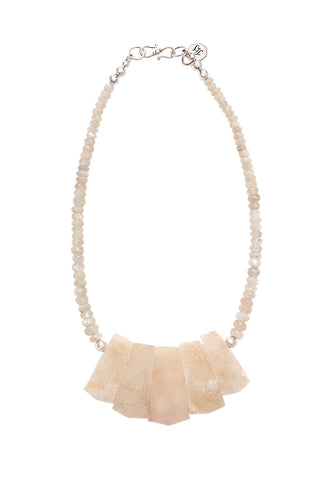 CREAMY MOONLIGHT NECKLACE
