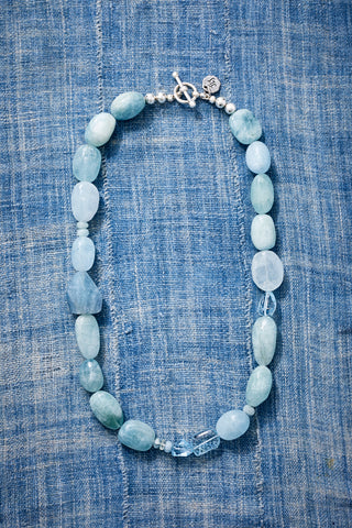 Medium Aquamarine Glow Necklace
