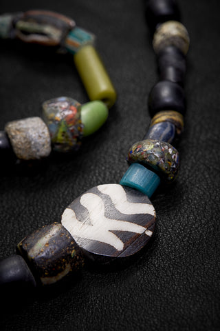DYNAMIC BLACK CAMPFIRE NECKLACE