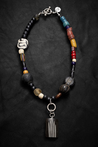 BLACK COLORFUL SPORTY CHOKER NECKLACE WITH LINE PENDANT