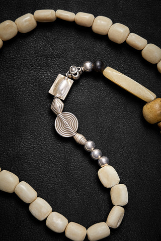 CAMPING ON THE SAFARI NECKLACE