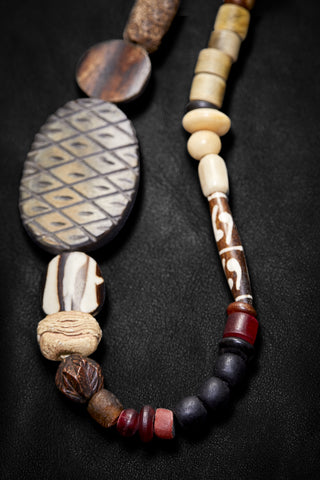 CAMPING ON THE SAFARI NECKLACE