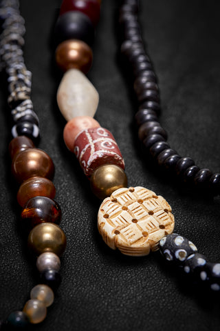 LONG BLACK CAMPFIRE PARTY NECKLACE