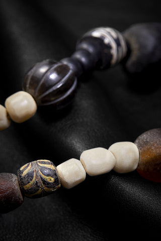 SPORTY SURFER CHOKER NECKLACE