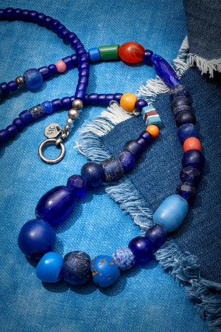 LONG NAVY CAMP BLANKET NECKLACE