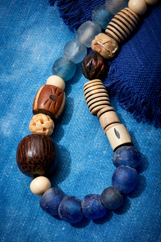 BLUE AND WHITE COTTAGE CHOKER NECKLACE