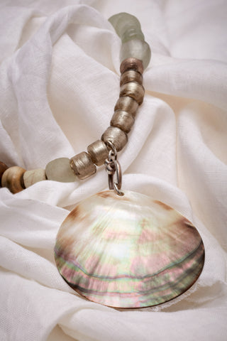 LUMINESCENT GLASS AND SHELL CHOKER NECKLACE