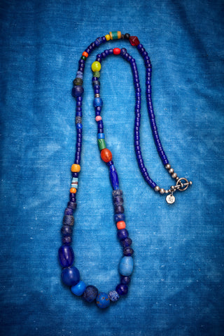 LONG NAVY CAMP BLANKET NECKLACE