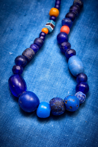 LONG NAVY CAMP BLANKET NECKLACE