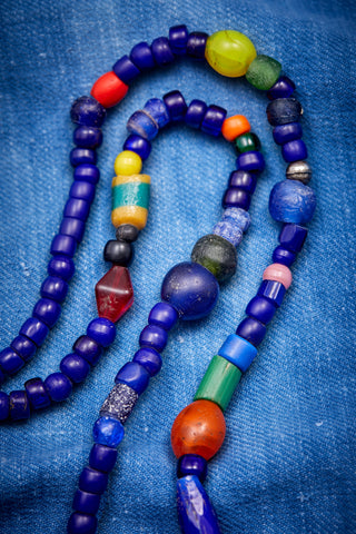 LONG NAVY CAMP BLANKET NECKLACE