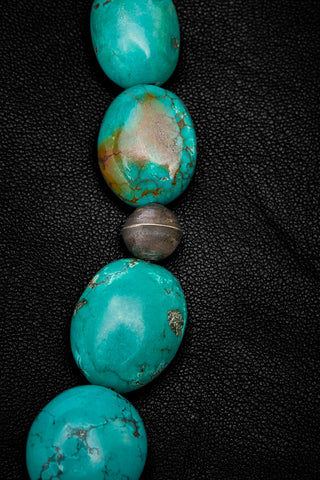 ENCHANTING BLUE TURQUOISE NECKLACE WITH PENDANT