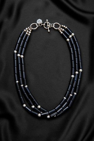 MODERN TRIPLE STRAND BLACK TUXEDO CYLINDER NECKLACE