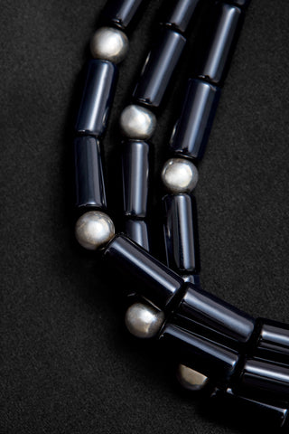 MODERN TRIPLE STRAND BLACK TUXEDO CYLINDER NECKLACE